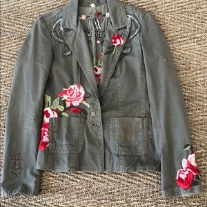 EMBROIDERED FLORAL BLAZER